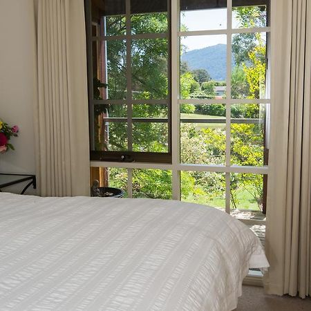Hollyhock Bed & Breakfast Macedon Room photo