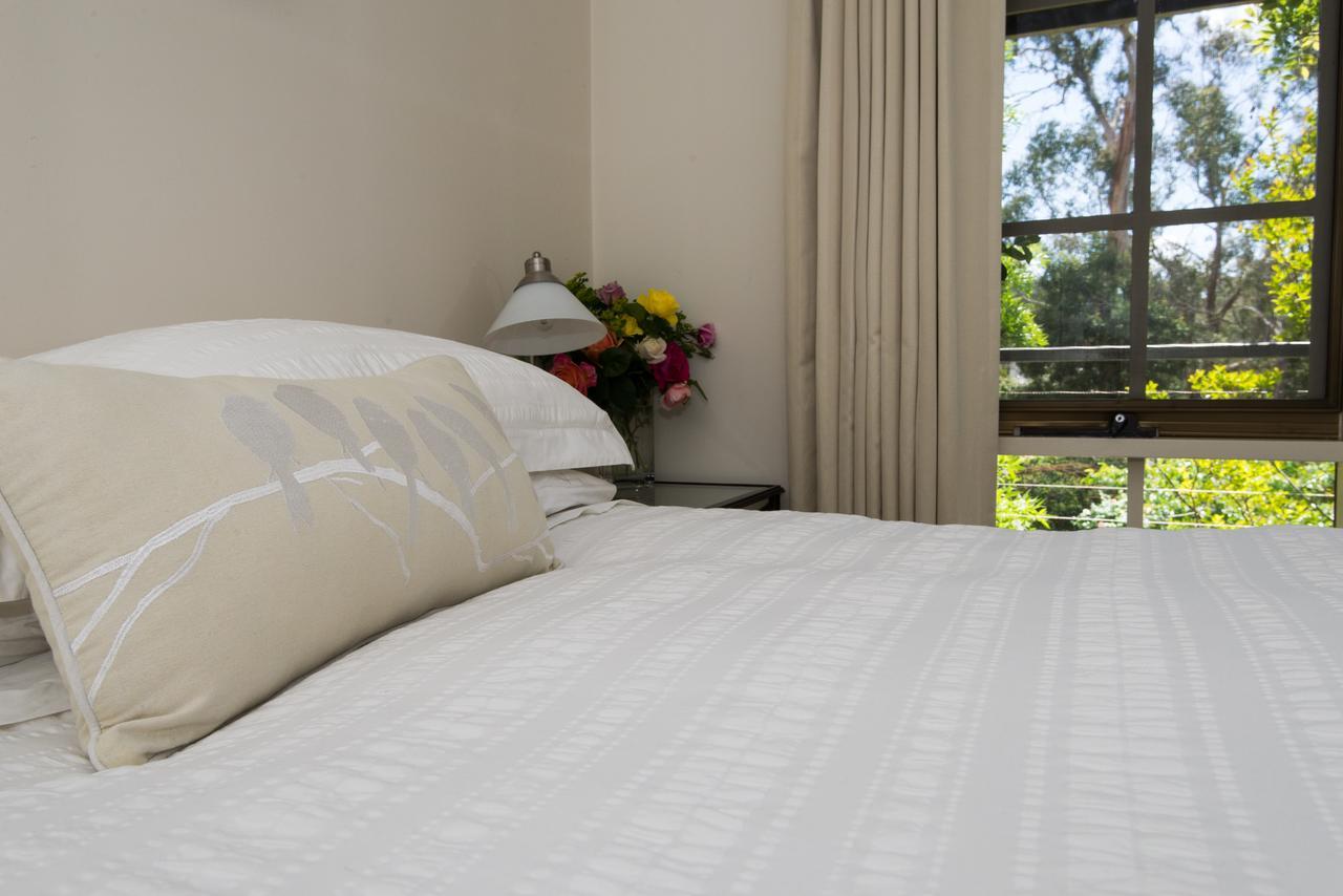 Hollyhock Bed & Breakfast Macedon Exterior photo