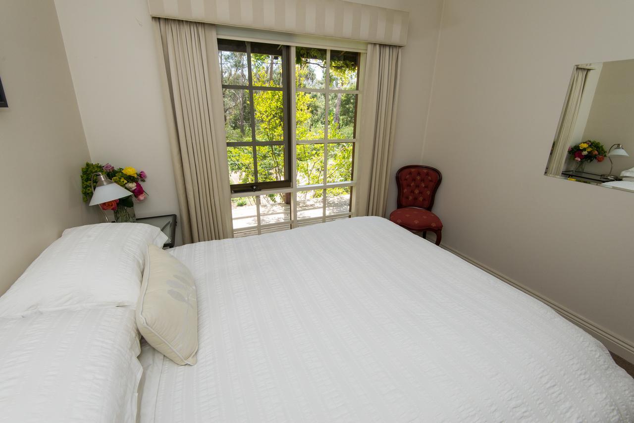 Hollyhock Bed & Breakfast Macedon Exterior photo